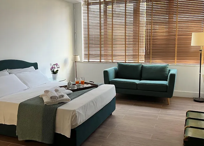 לינה וארוחת בוקר Alea 4*